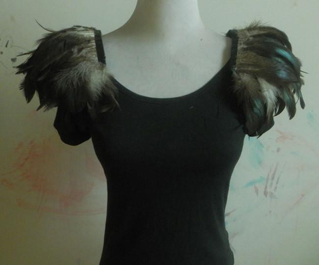 Feather shoulder epaulette - Go Steampunk