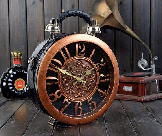 Round Vintage Working Clock Handbag