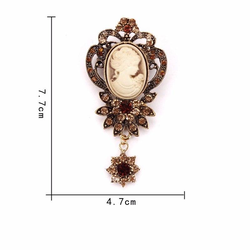 Vintage Crystal and Cameo Brooch - Go Steampunk